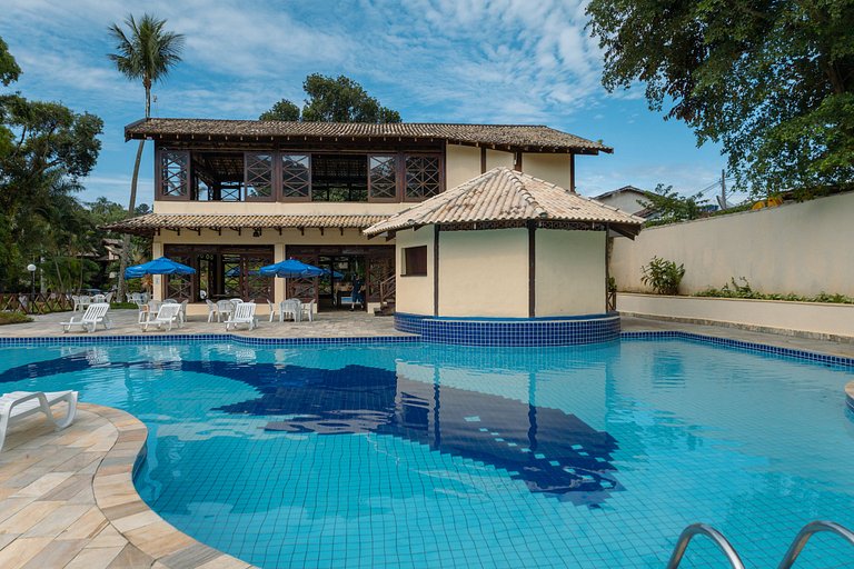Flat 50m da praia Maresias Cond com lazer completo