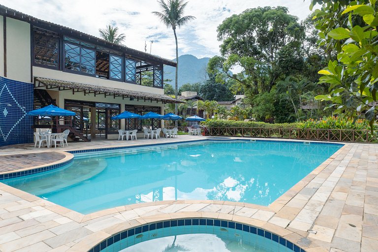 Flats de 1 e 2 dorm a 50m da Praia Maresias - Cond Lazer Com