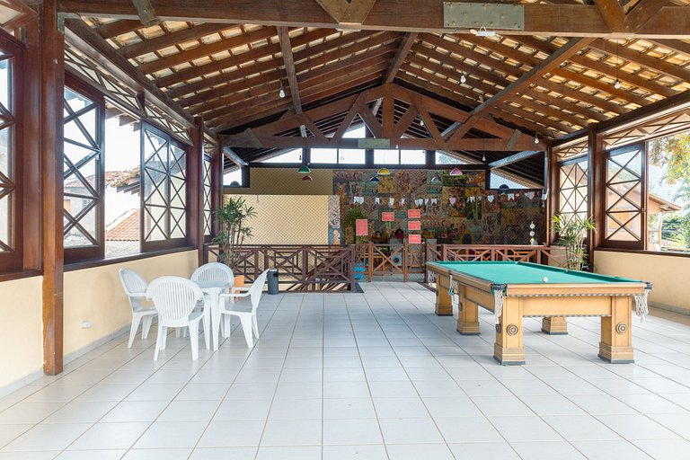Flats de 1 e 2 dorm a 50m da Praia Maresias - Cond Lazer Com