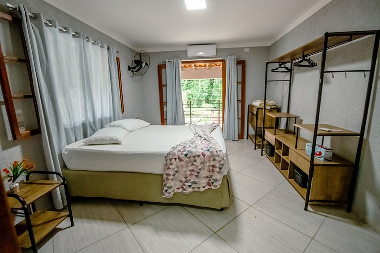 Casa 5 quartos, varanda com vista para piscina