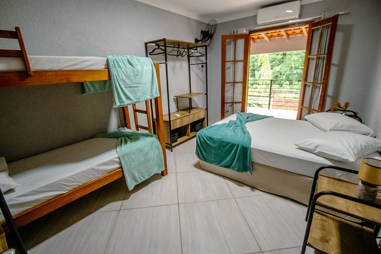 Casa 5 quartos, varanda com vista para piscina