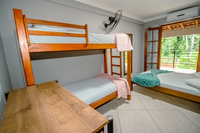 Casa 5 quartos, varanda com vista para piscina
