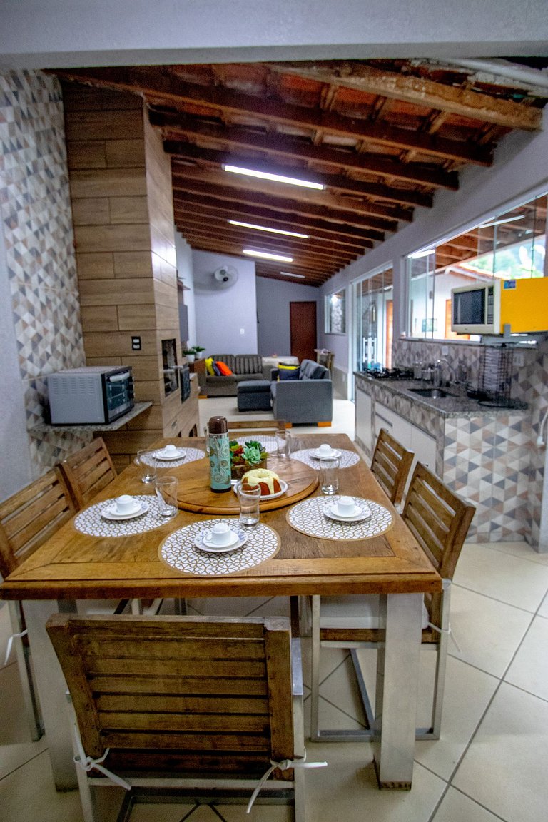 Casa 5 quartos, varanda com vista para piscina