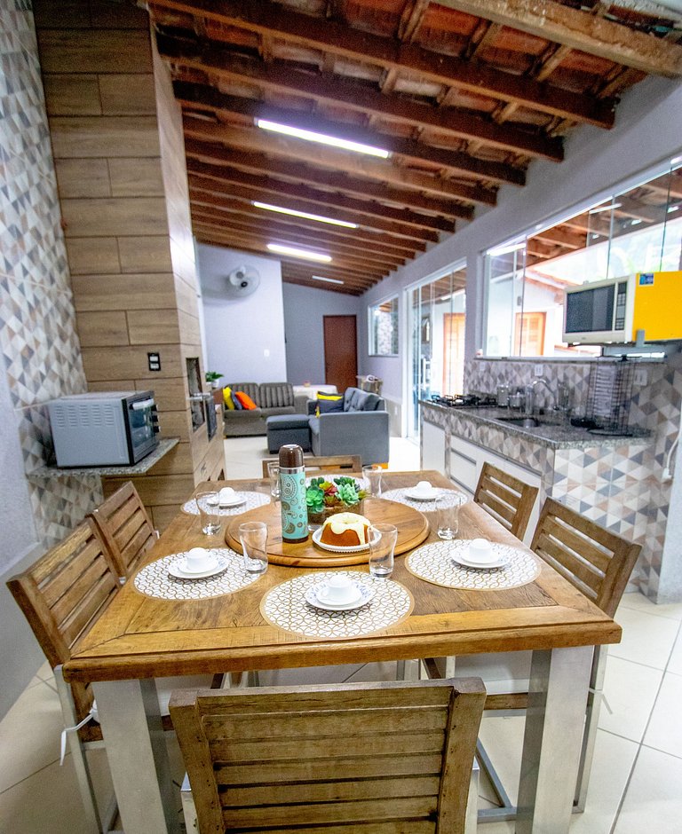 Casa 5 quartos, varanda com vista para piscina