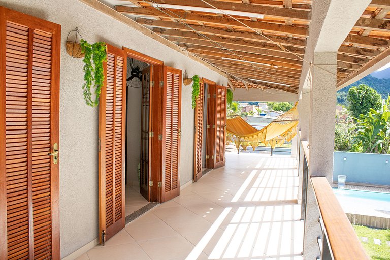 Casa 5 quartos, varanda com vista para piscina