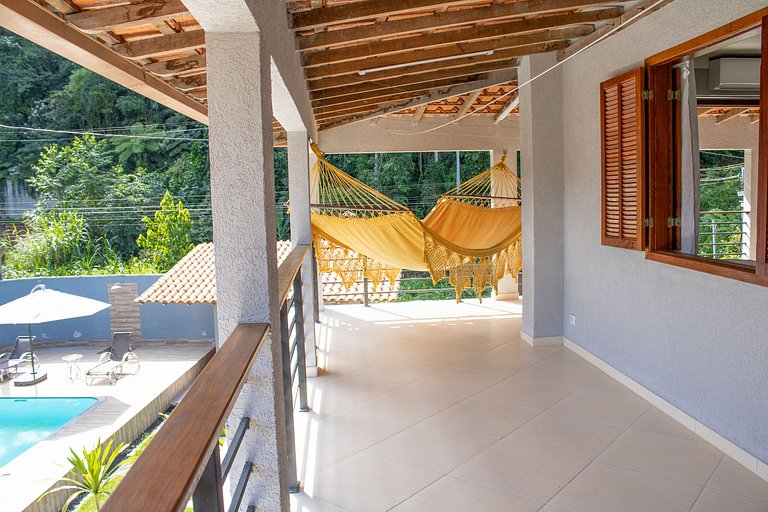Casa 5 quartos, varanda com vista para piscina