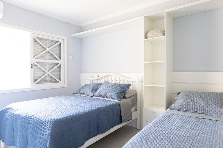 Flat 50m da praia Maresias Cond com lazer completo