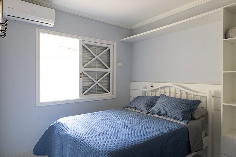 Flat 50m da praia Maresias Cond com lazer completo