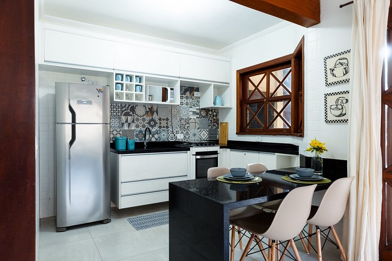 Flat 50m da praia Maresias Cond com lazer completo
