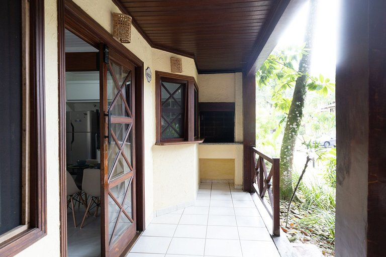 Flat 50m da praia Maresias Cond com lazer completo