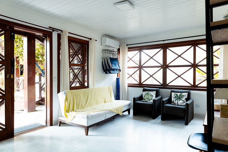 Flat 50m da praia Maresias Cond com lazer completo