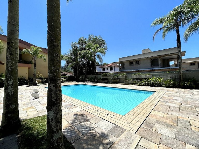 Juquey Gourmet com piscina a 250m da Praia