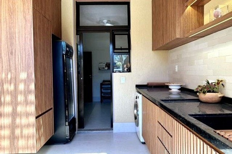 Juquey Gourmet com piscina a 250m da Praia