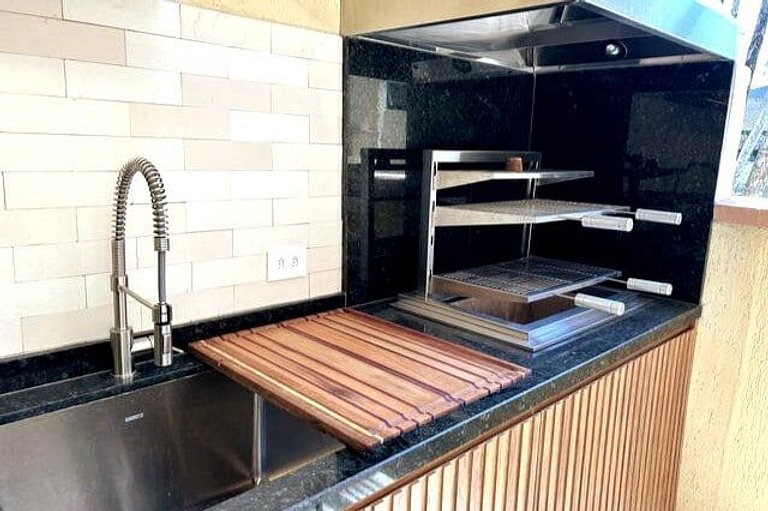 Juquey Gourmet com piscina a 250m da Praia