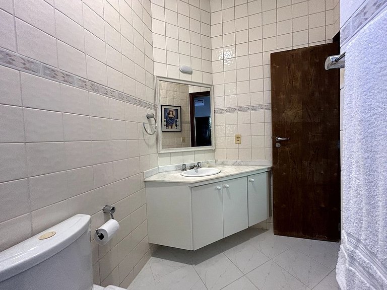 Juquey Gourmet com piscina a 250m da Praia