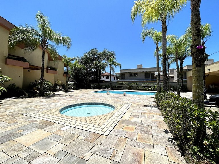 Juquey Gourmet com piscina a 250m da Praia