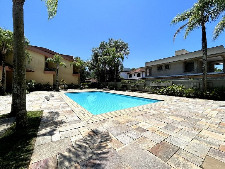 Juquey Gourmet com piscina a 250m da Praia