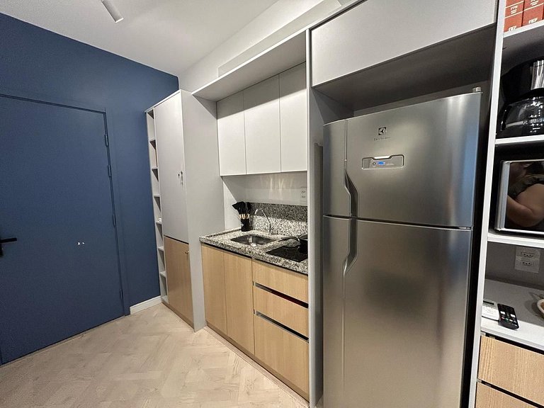 Apartamento NR com varanda, recém-reformado e pronto para ge