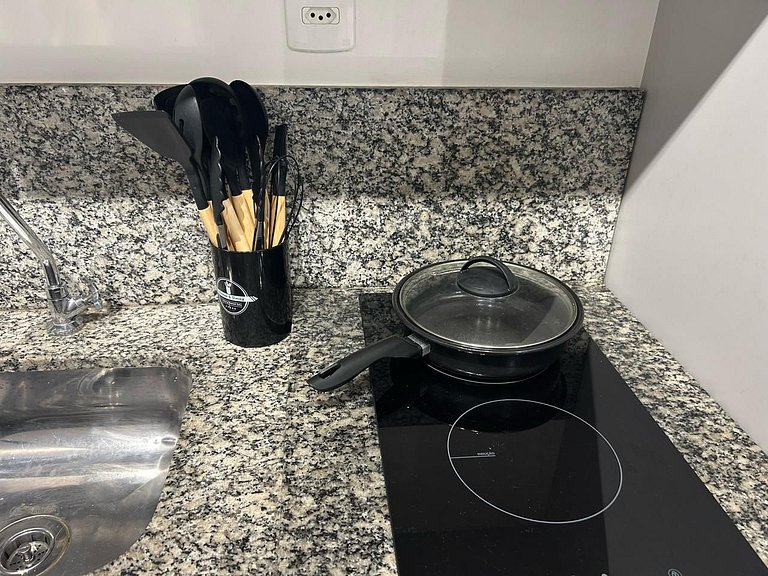Apartamento novo e reformado 100% completo, com varanda