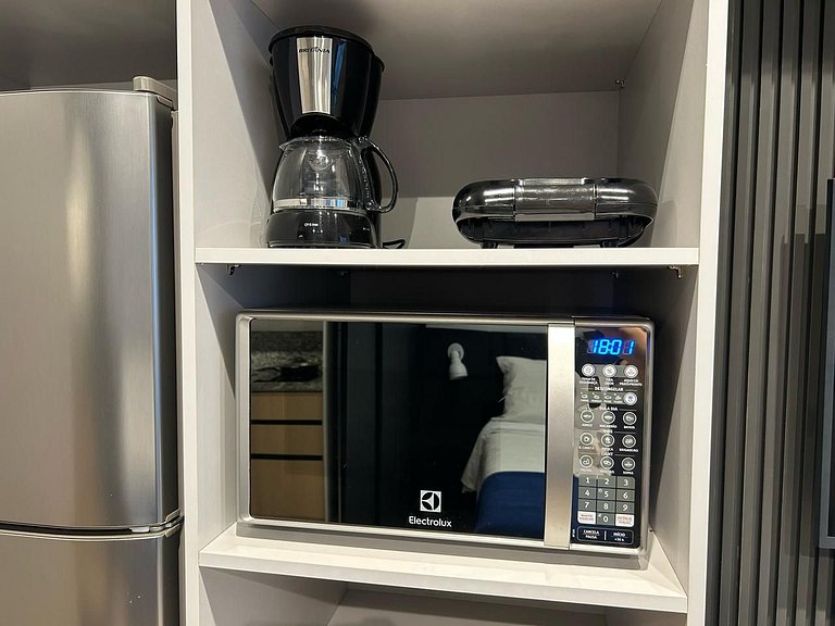 Apartamento NR com varanda, recém-reformado e pronto para ge
