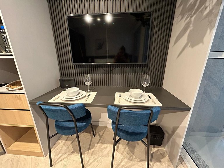 Apartamento novo e reformado 100% completo, com varanda