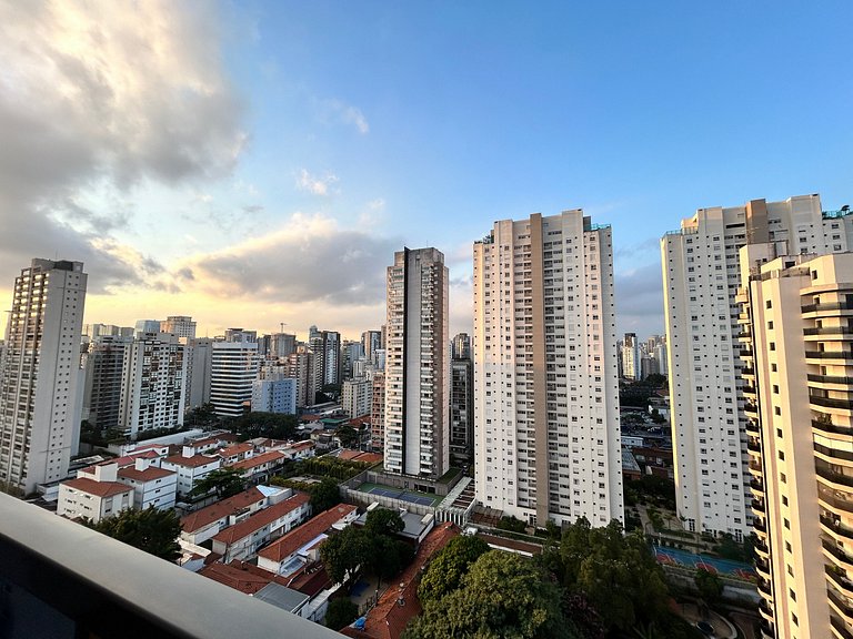 Estúdio c A/C. vaga e piscina na Vila Olimpia