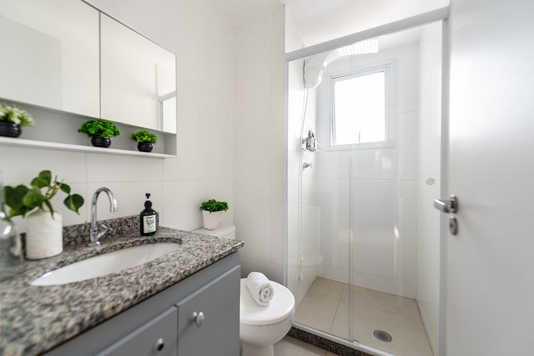 2 Dorm, varanda c/ vista e vaga - Vila Mariana