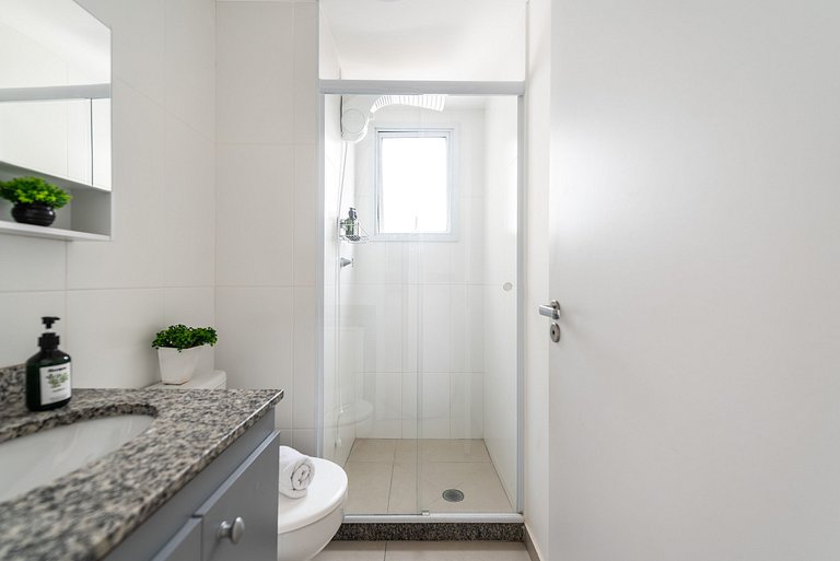 2 Dorm, varanda c/ vista e vaga - Vila Mariana