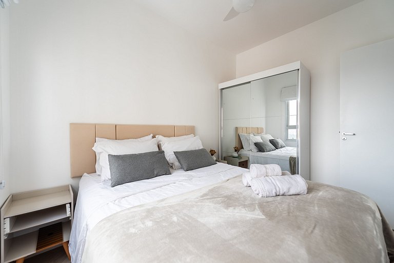 2 Dorm, varanda c/ vista e vaga - Vila Mariana