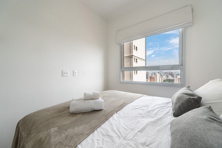 2 Dorm, varanda c/ vista e vaga - Vila Mariana