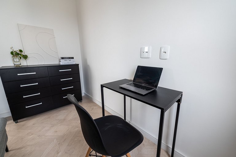 2 Dorm, varanda c/ vista e vaga - Vila Mariana