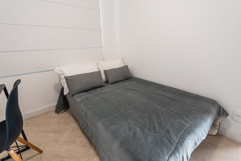 2 Dorm, varanda c/ vista e vaga - Vila Mariana