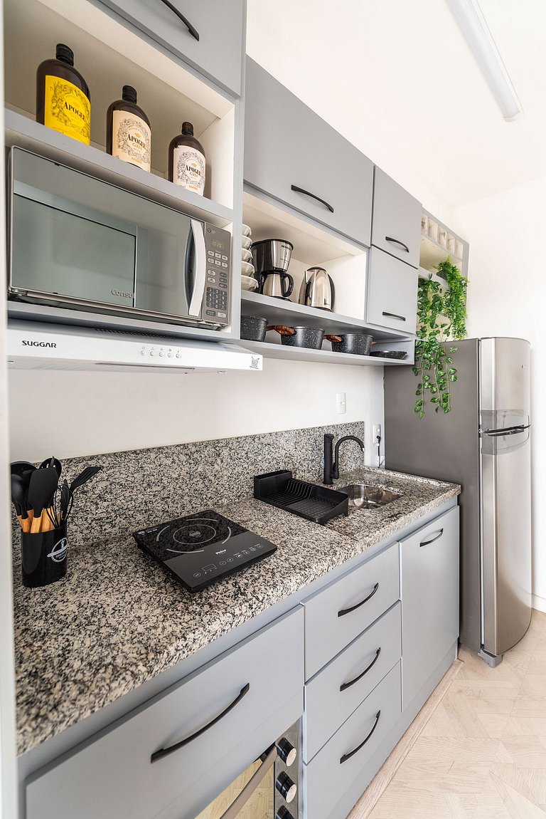 2 Dorm, varanda c/ vista e vaga - Vila Mariana