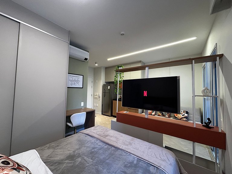 Studio novo, completo e decorado Próx. ao Metrô