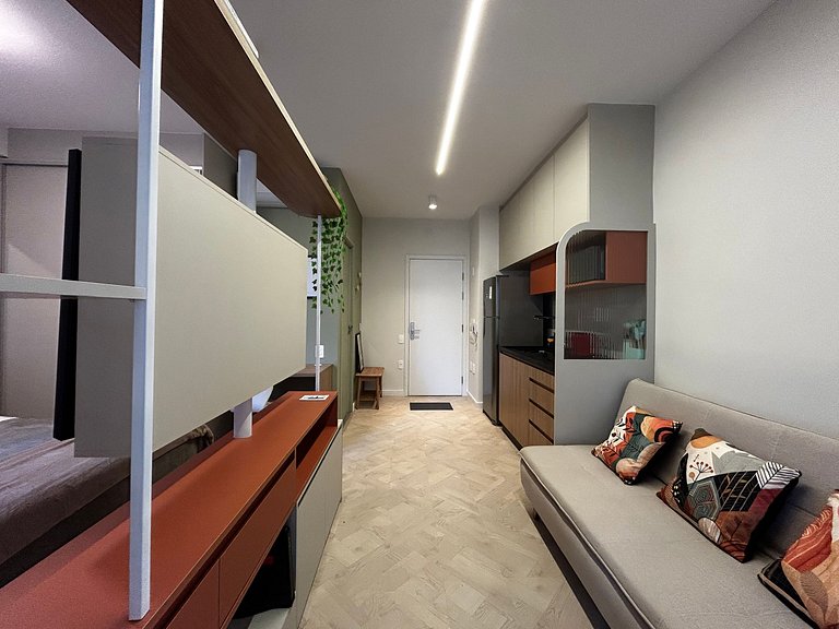 Studio novo, completo e decorado Próx. ao Metrô