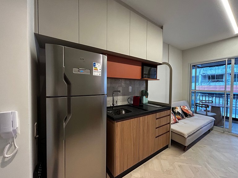 Studio novo, completo e decorado Próx. ao Metrô