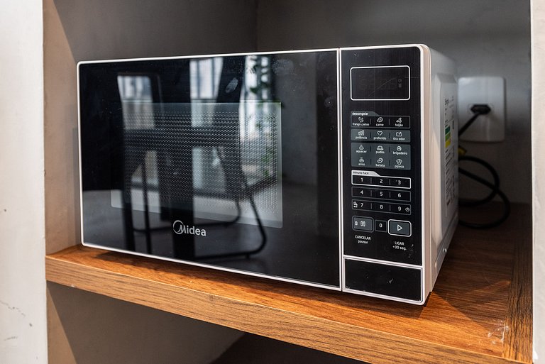 Studio novo com cozinha Gourmet e telão