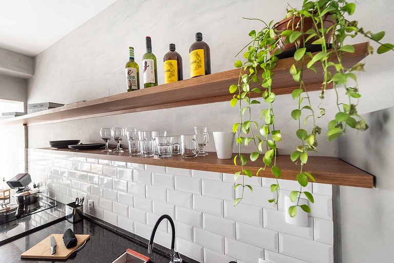 Studio novo com cozinha Gourmet e telão