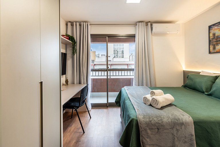 Lindo Estúdio com A/C, Excelente localização