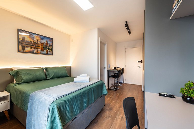 Lindo Estúdio com A/C, Excelente localização