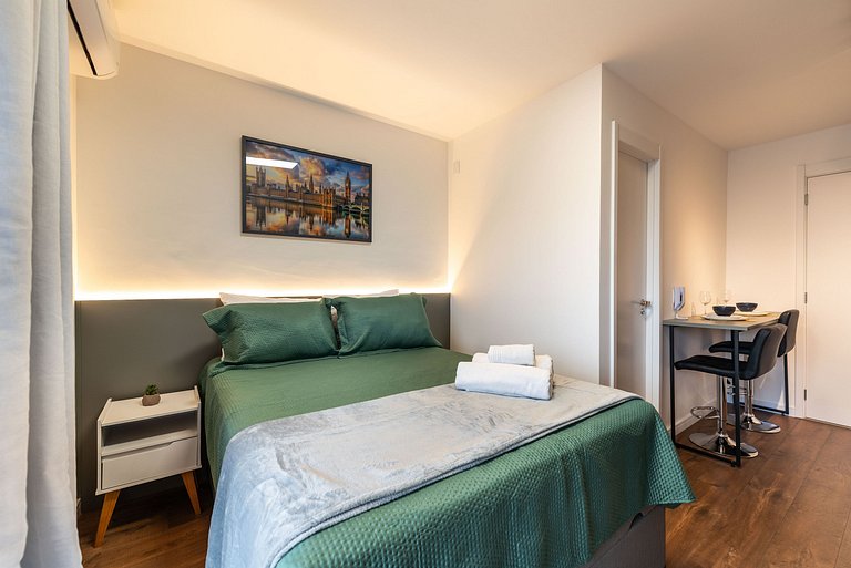 Lindo Estúdio com A/C, Excelente localização