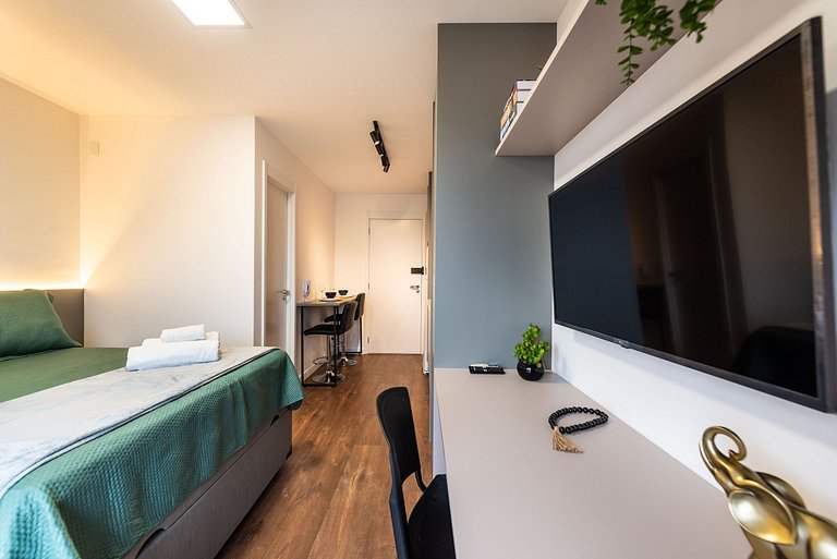 Lindo Estúdio com A/C, Excelente localização