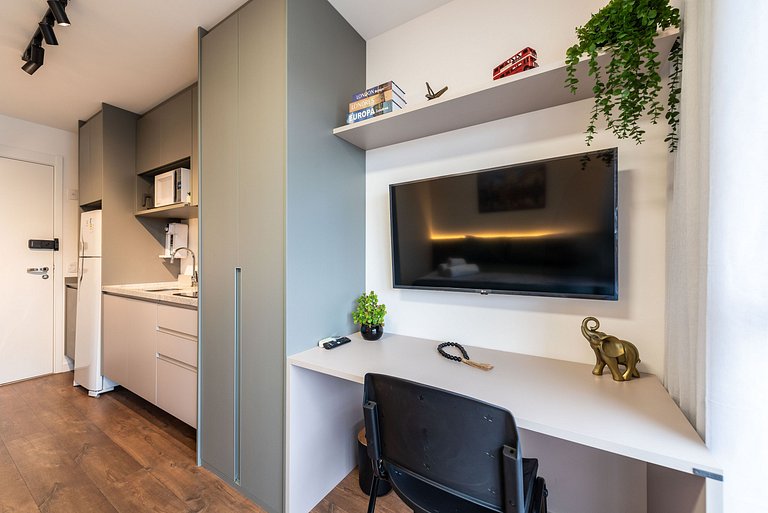 Lindo Estúdio com A/C, Excelente localização