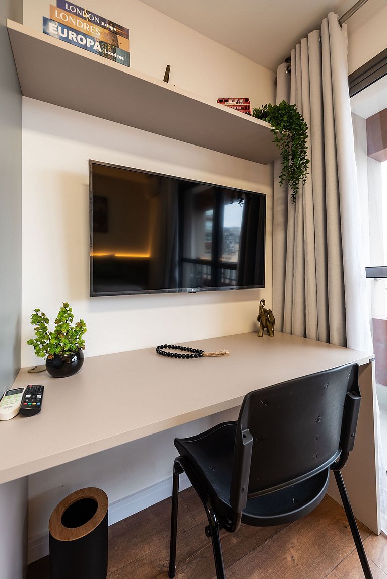 Lindo Estúdio com A/C, Excelente localização