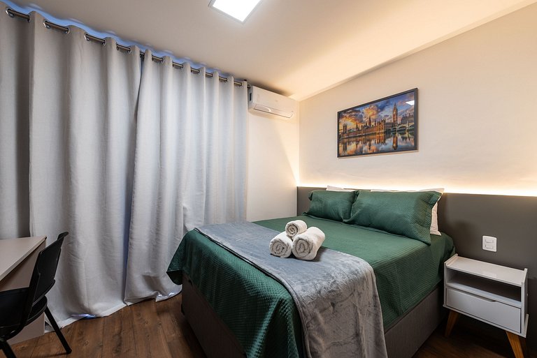 Lindo Estúdio com A/C, Excelente localização