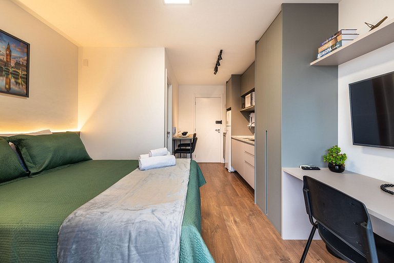 Lindo Estúdio com A/C, Excelente localização