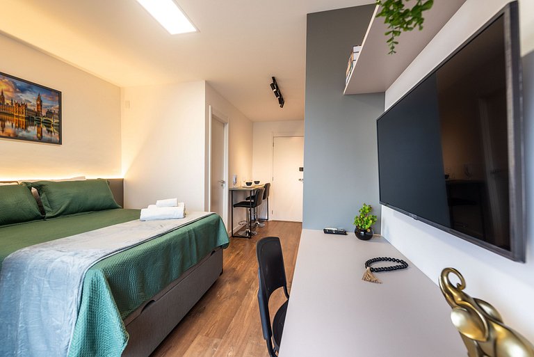 Lindo Estúdio com A/C, Excelente localização