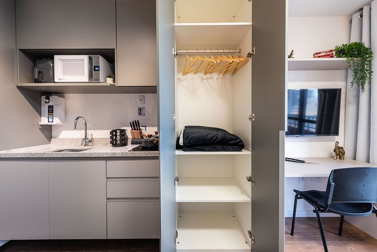 Lindo Estúdio com A/C, Excelente localização