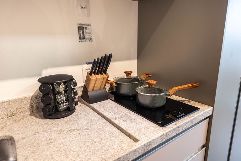 Lindo Estúdio com A/C, Excelente localização