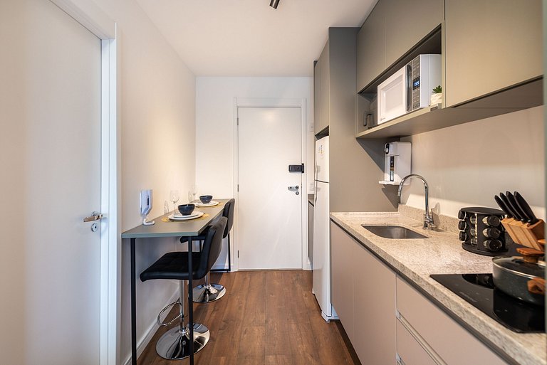 Lindo Estúdio com A/C, Excelente localização